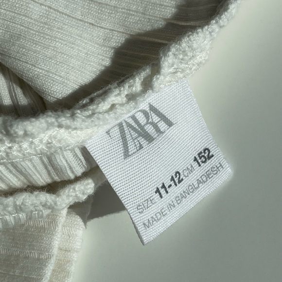 Zara white tank top with frilly detail on trim - Picture 2 of 3